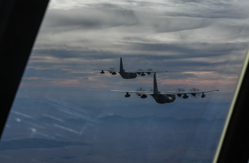 Marine KC-130Js hold formation flight training in Arizona