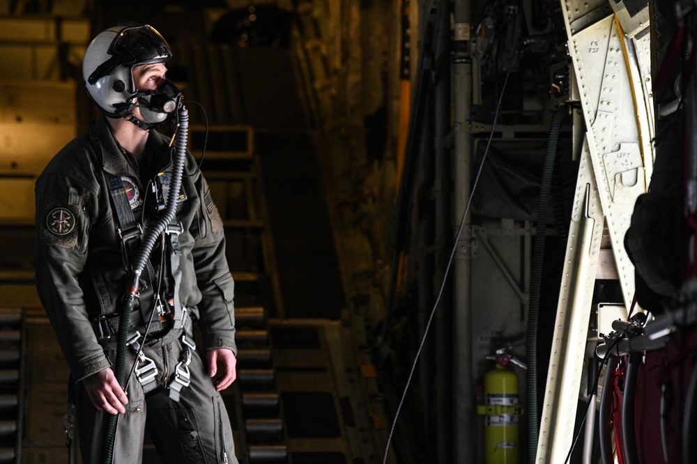 Marine KC-130Js hold formation flight training in Arizona