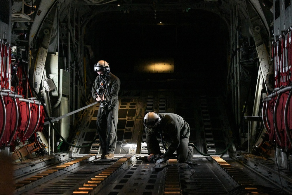 Marine KC-130Js hold formation flight training in Arizona