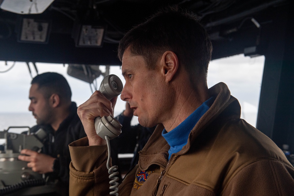 USS America (LHA 6) Conducts RAS with USNS Charles Drew (T-AKE 10)