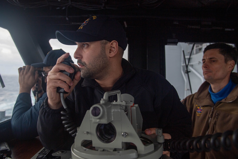 USS America (LHA 6) Conducts RAS with USNS Charles Drew (T-AKE 10)