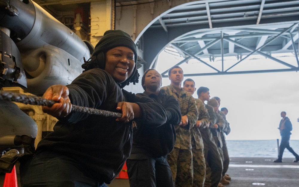 USS America (LHA 6) Conducts RAS with USNS Charles Drew (T-AKE 10)