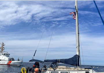 U.S. Coast Guard interdicts 12 aliens near Point Loma, California