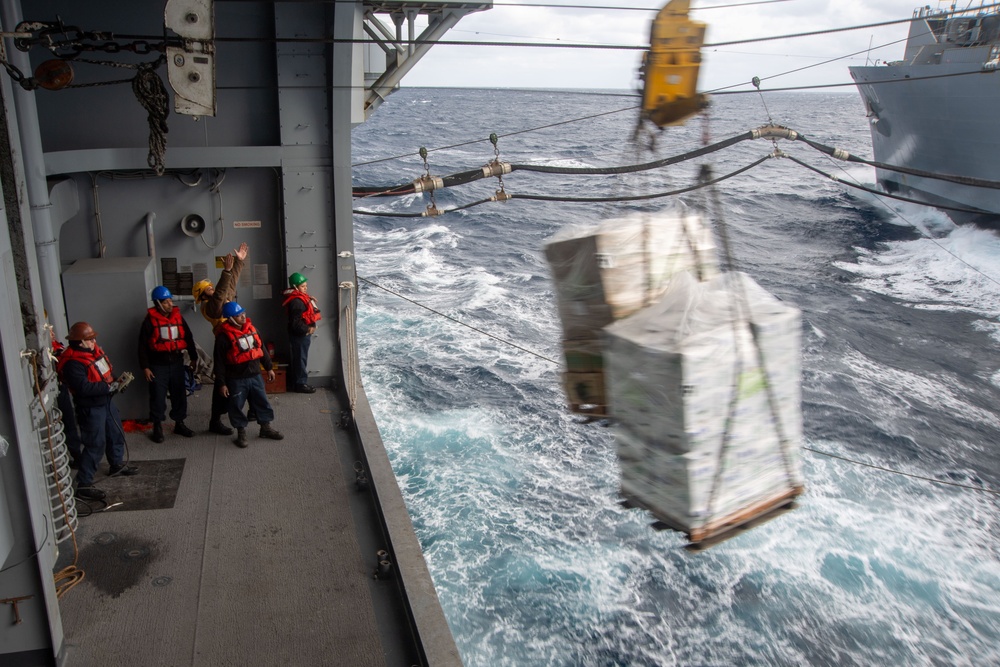 USS America (LHA 6) Conducts RAS with USNS Charles Drew (T-AKE 10)