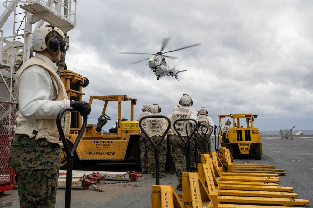 USS America (LHA 6) Conducts RAS with USNS Charles Drew (T-AKE 10)