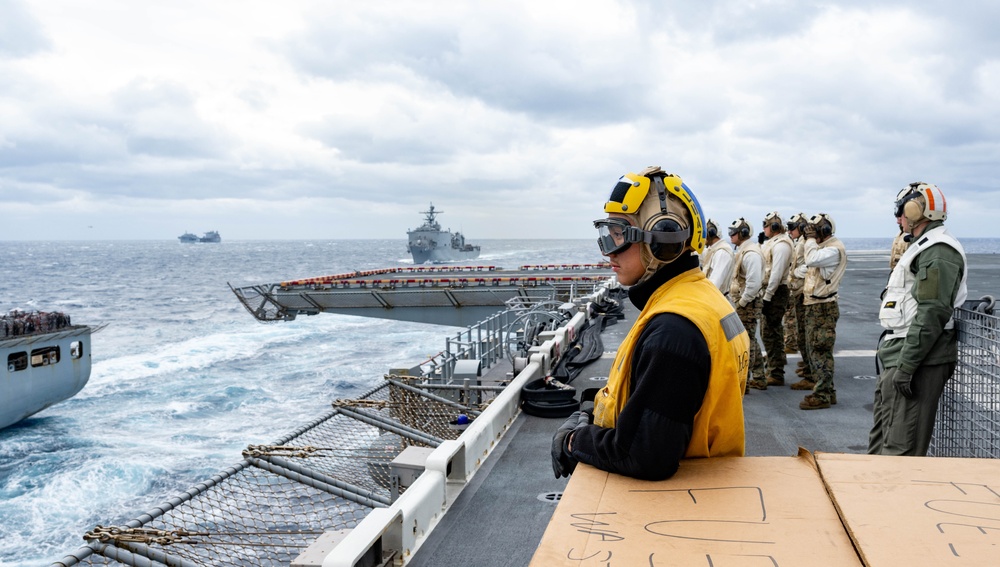 USS America (LHA 6) Conducts RAS with USNS Charles Drew (T-AKE 10)