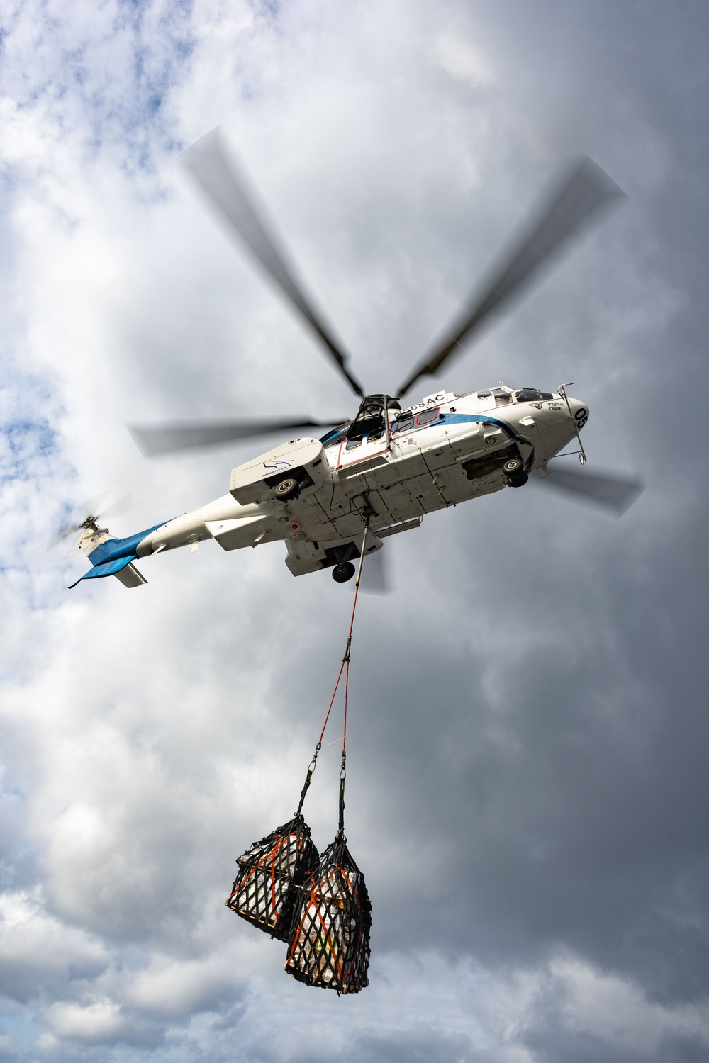 USS America (LHA 6) Conducts RAS with USNS Charles Drew (T-AKE 10)