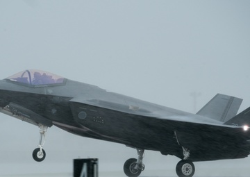 U.S. Marine Corps aircraft land at Andersen AFB for CN25