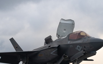 Flight Operations aboard USS America (LHA 6)