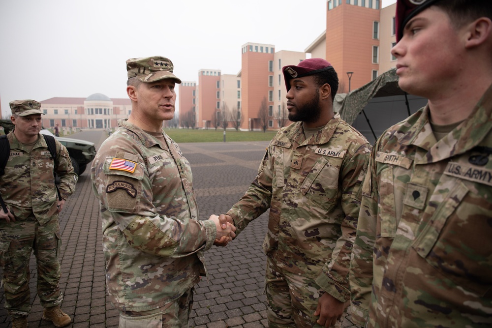 Lt. Gen. Joseph Ryan visits Vicenza
