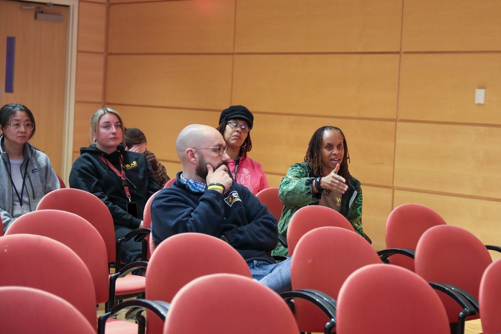 WRAIR hosts Dr. Jonathan Scott for performance nutrition seminar