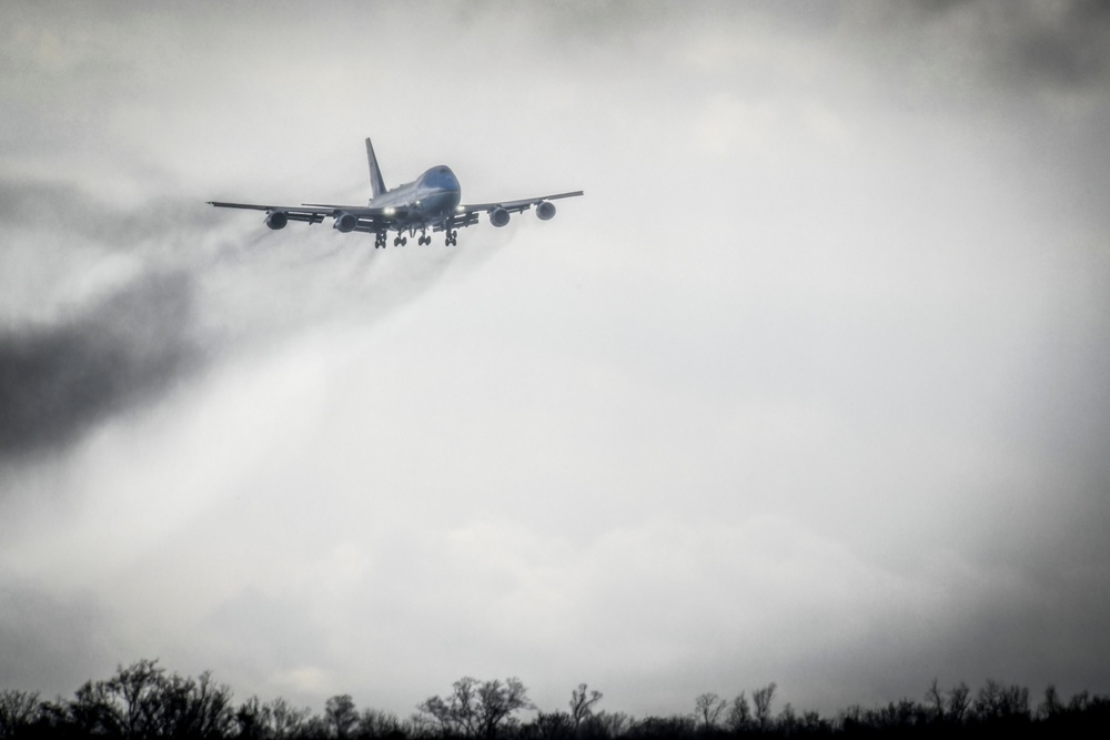 President Trump lands onboard NAS JRB New Orleans