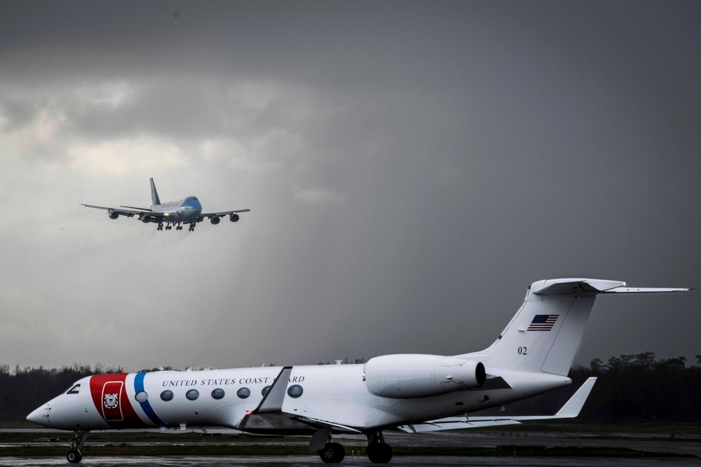 President Trump lands onboard NAS JRB New Orleans