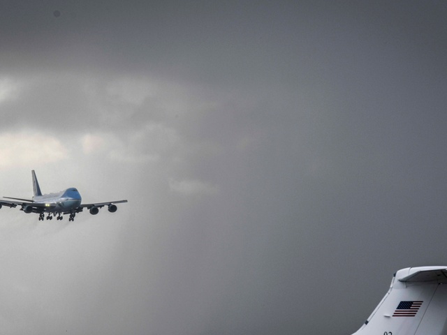 President Trump lands onboard NAS JRB New Orleans