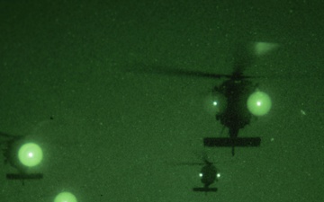 2BCT 82nd ABN DIV conducts air assault during Falcon Avalanche.