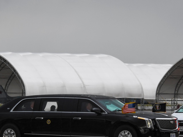 President Trump lands onboard NAS JRB New Orleans