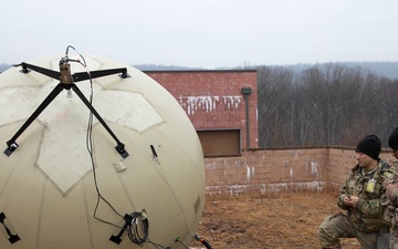 Computer-based simulation trains 42nd Inf. Div. headquarters under realistic war conditions