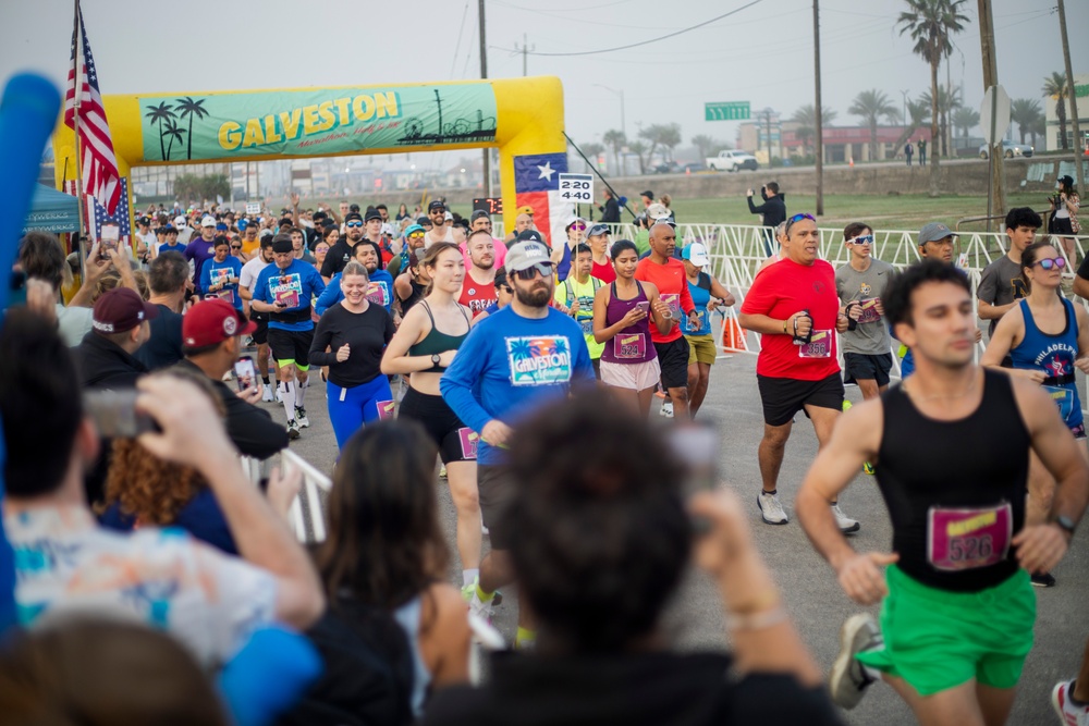 RSS Baybrook attends Galveston Marathon