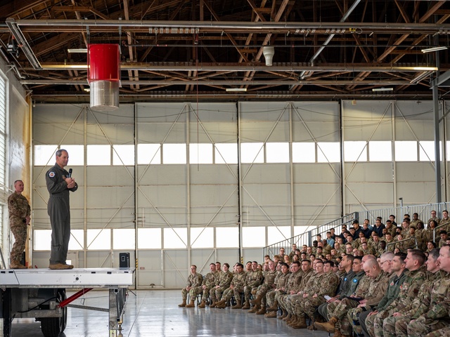 COMACC Visits Mountain Home AFB