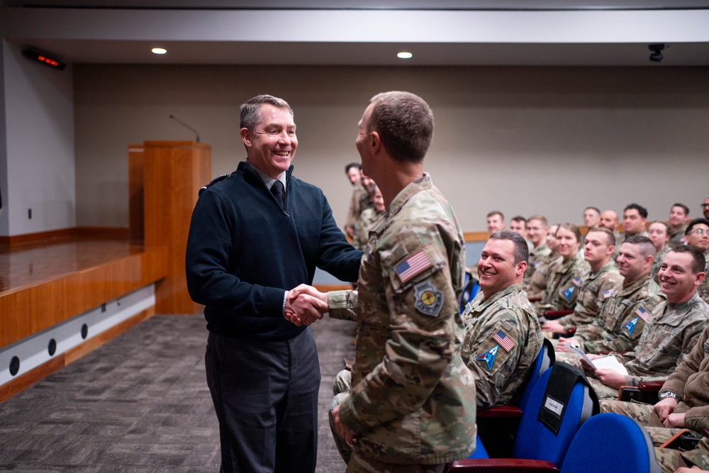 Maj. Gen. Gagnon Meets with STARCOM Leaders to Discuss Intelligence Training