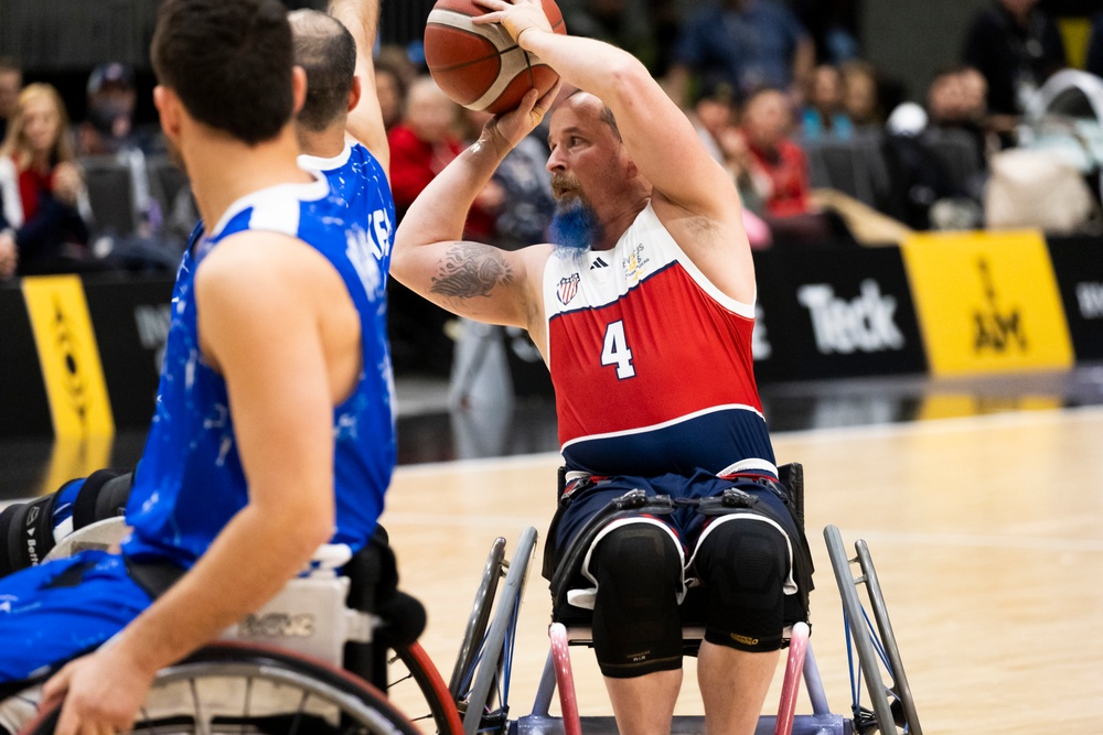 Team U.S. competes against Israel in wheelchair basketball finals, earns silver