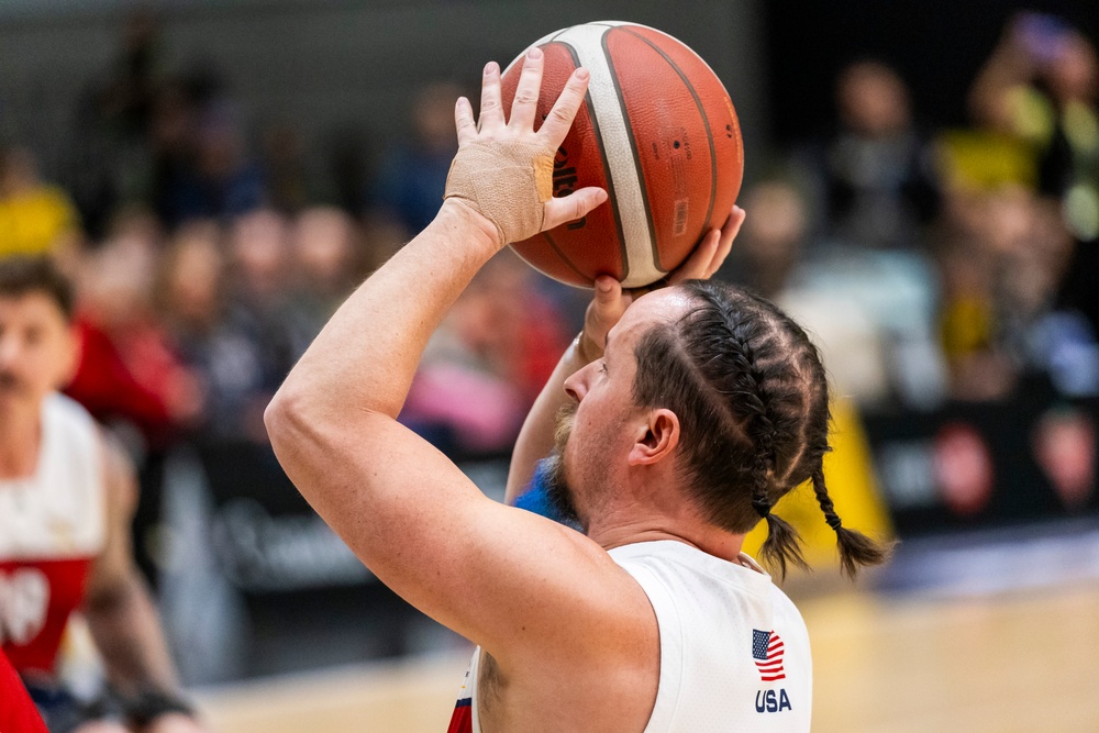 Team U.S. competes against Israel in wheelchair basketball finals, earns silver