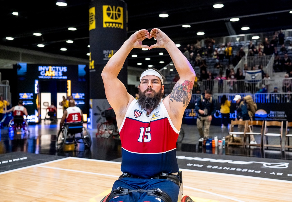 Team U.S. competes against Israel in wheelchair basketball finals, earns silver