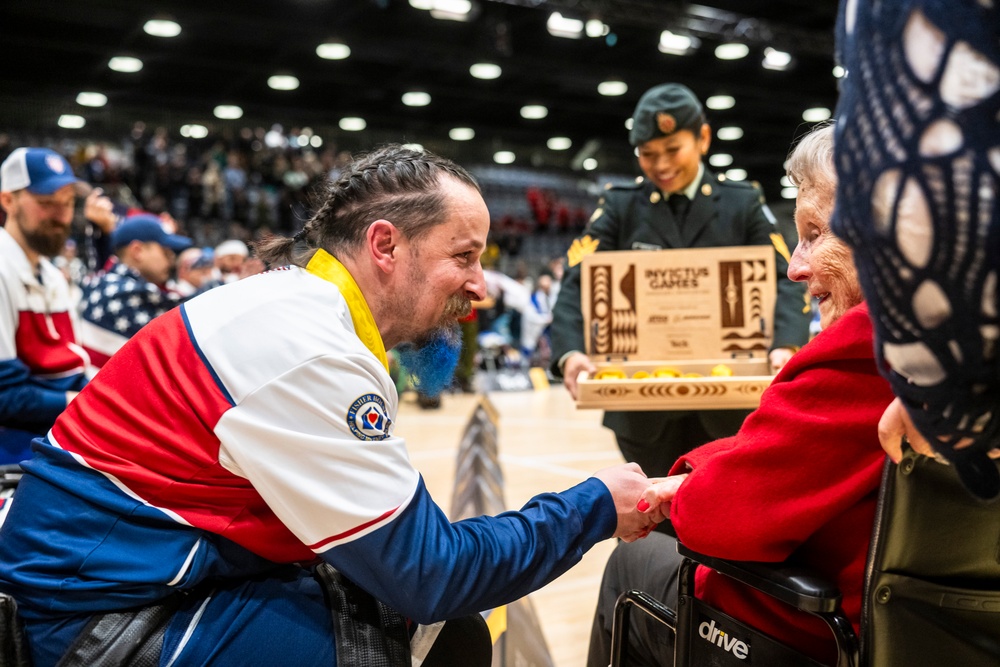 Team U.S. competes against Israel in wheelchair basketball finals, earns silver