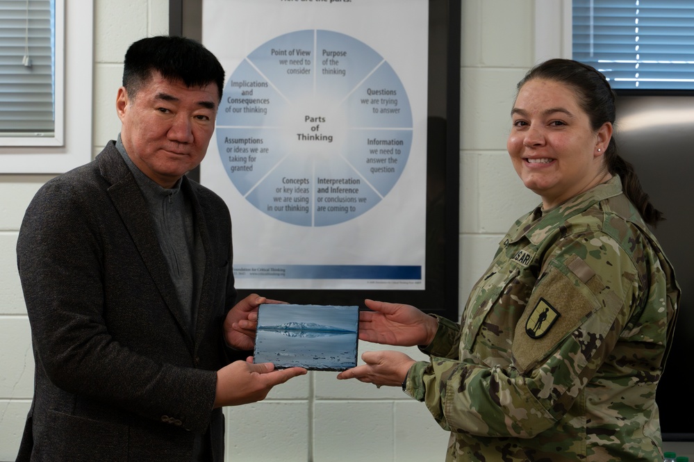 Mongolian Ministry of Defense Recieves gift from Lt. Col. Comerlato-Medley