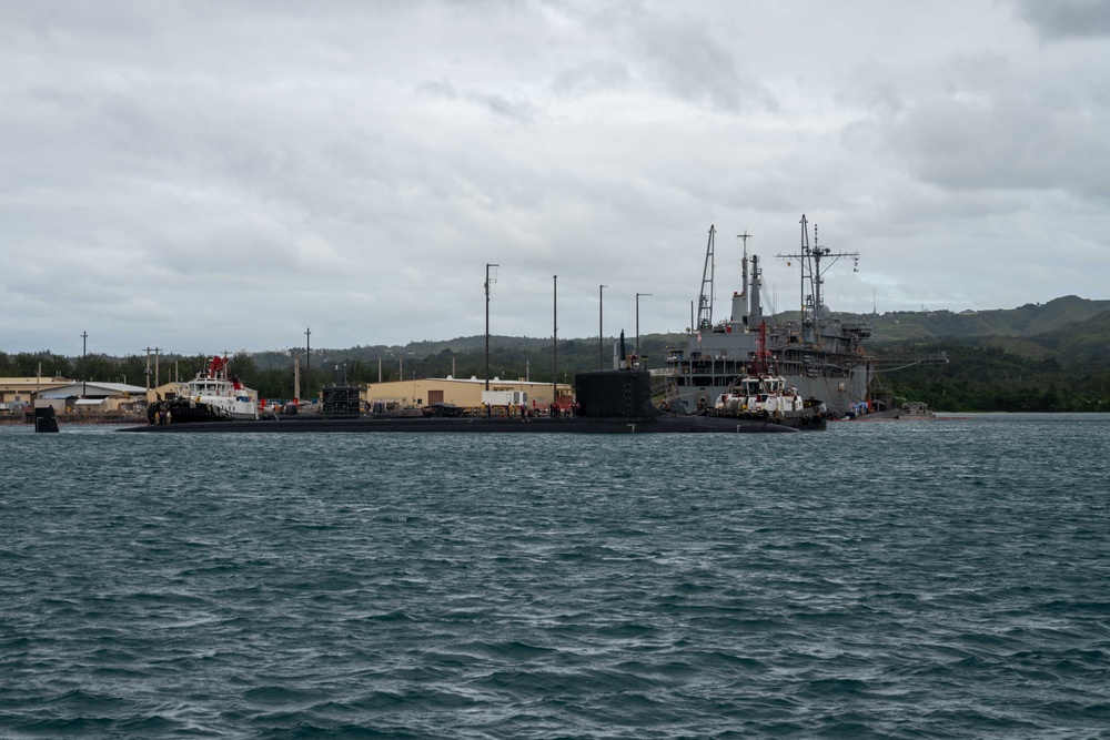 USS Minnesota Arrives to Naval Base Guam