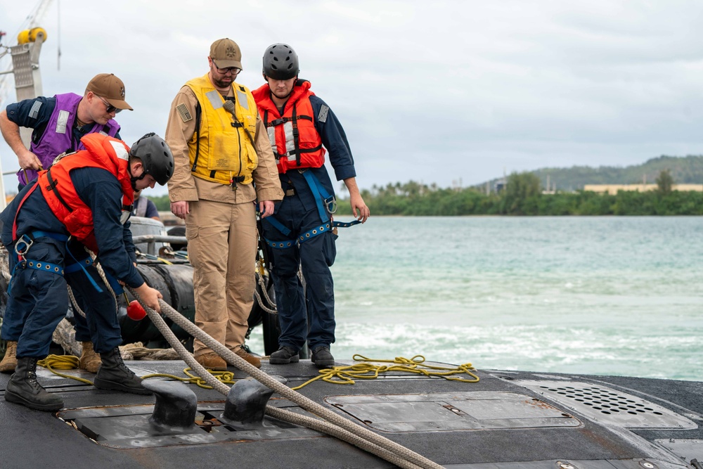 USS Minnesota Arrives to Naval Base Guam