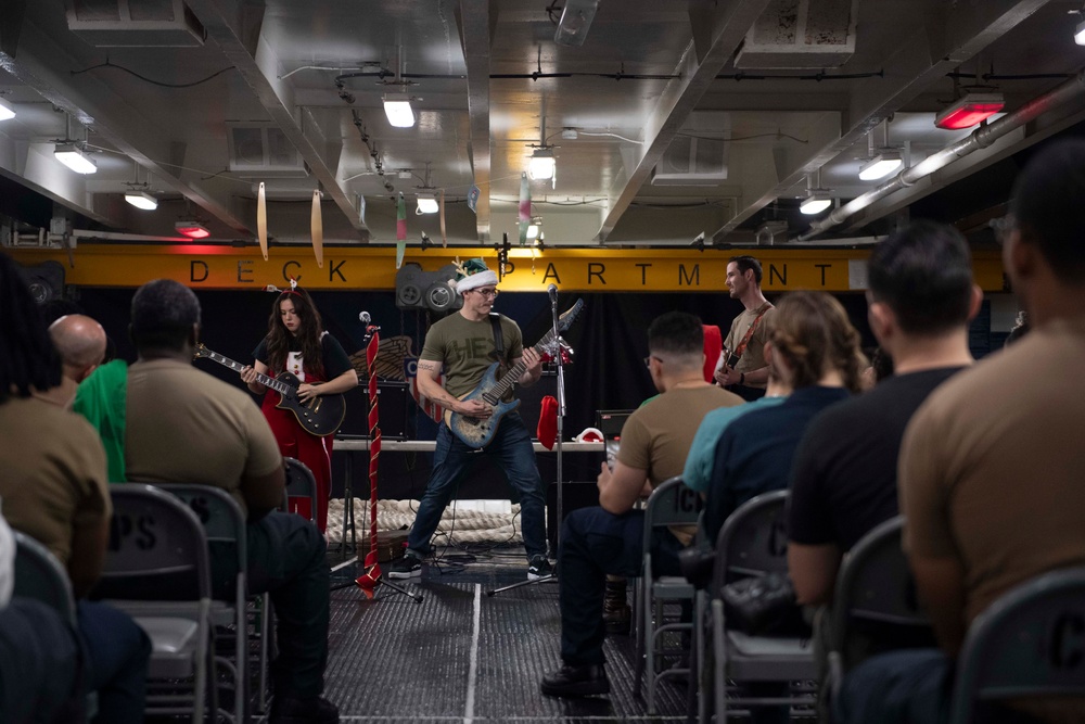 USS Carl Vinson (CVN 70) Conducts Routine Operations in the South China Sea