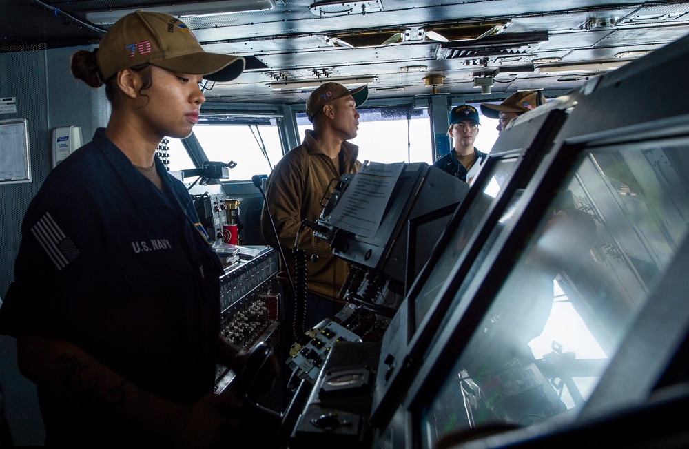 USS Carl Vinson (CVN 70) Conducts Routine Operations in the South China Sea