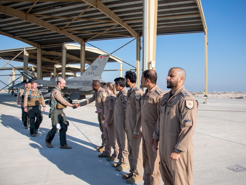 378th AEW Pilots Meet with Host Nation Pilots