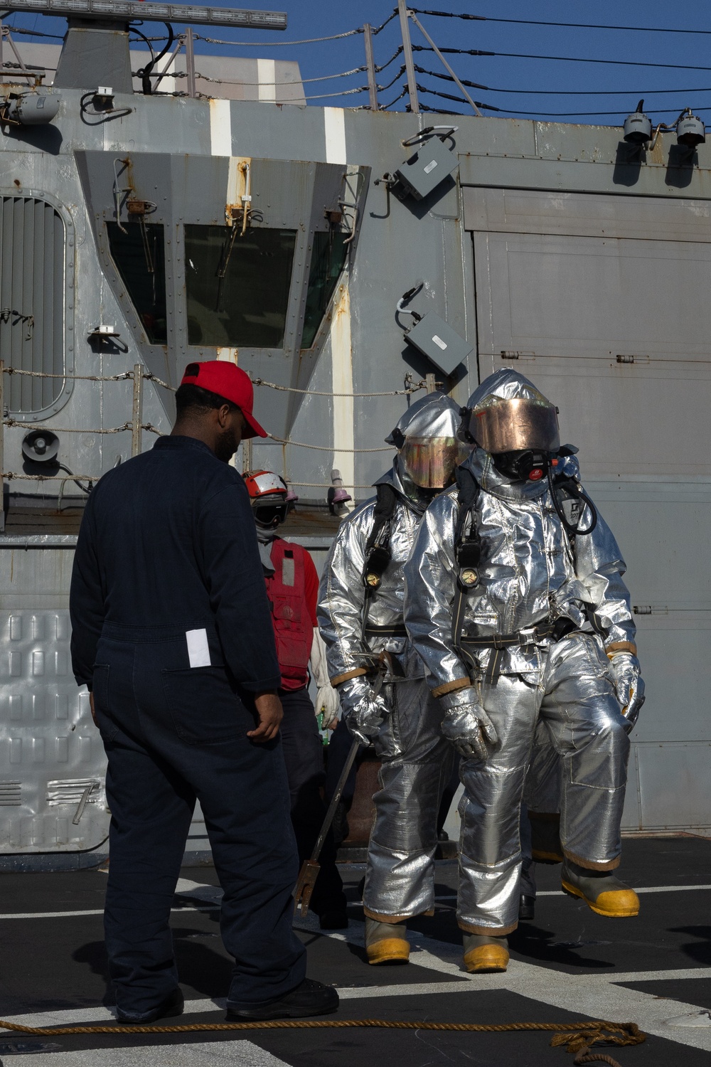 USS Oscar Austin (DDG 79) Conducts Emergency Flight Quarters Drill