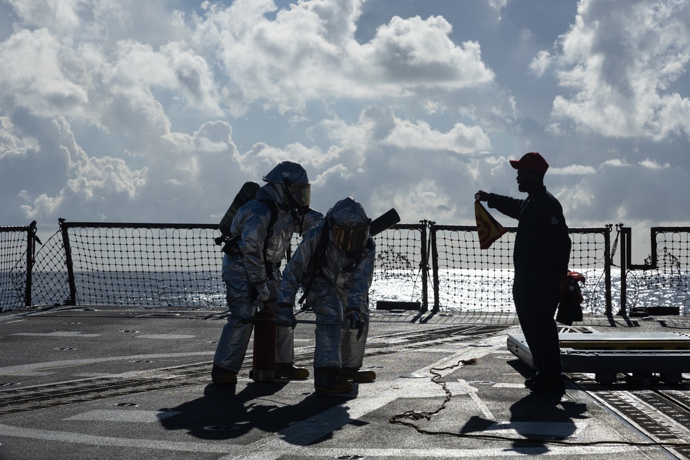 USS Oscar Austin (DDG 79) Conducts Emergency Flight Quarters Drill