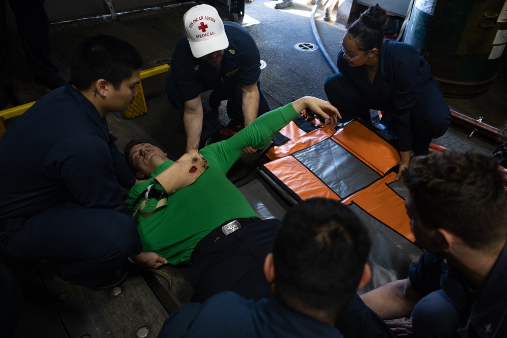 USS Oscar Austin (DDG 79) Conducts Emergency Flight Quarters Drill