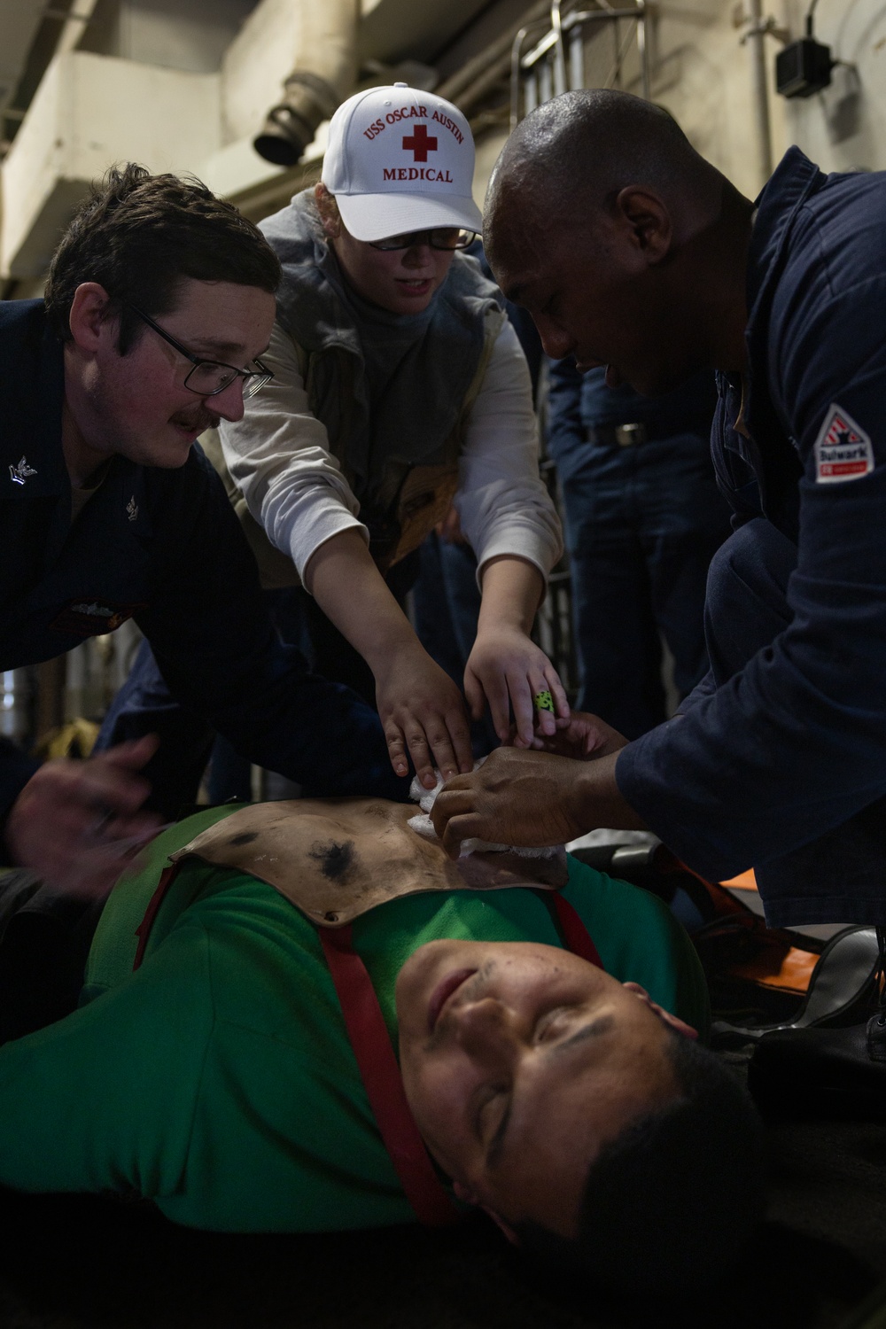 USS Oscar Austin (DDG 79) Conducts Emergency Flight Quarters Drill