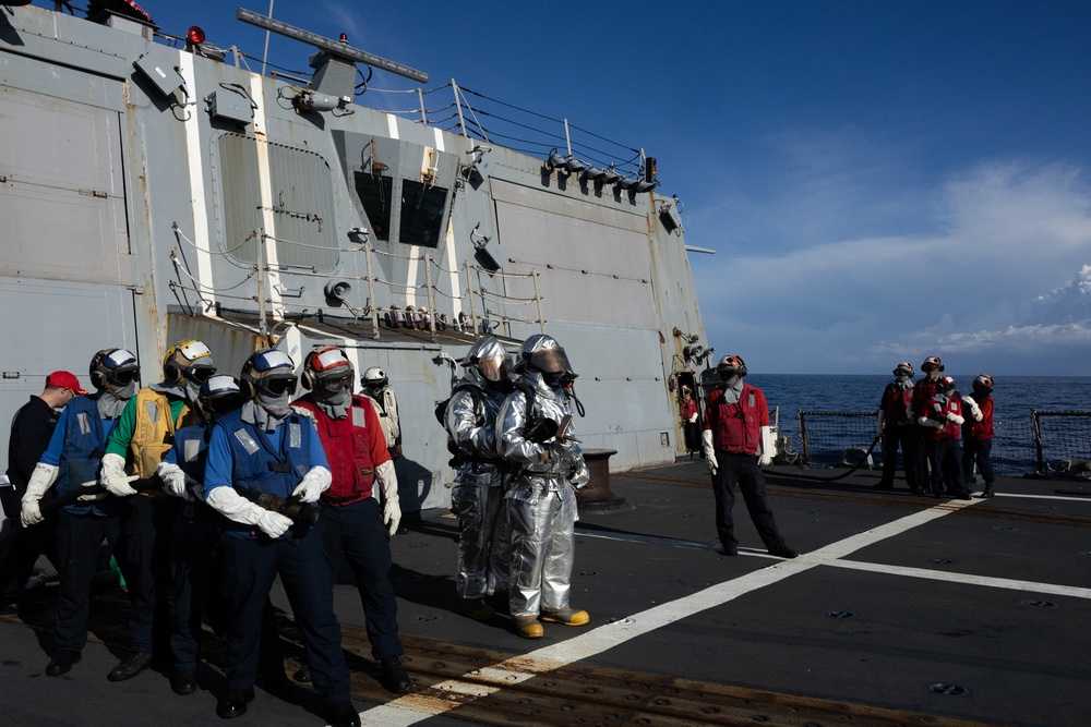 USS Oscar Austin (DDG 79) Conducts Emergency Flight Quarters Drill
