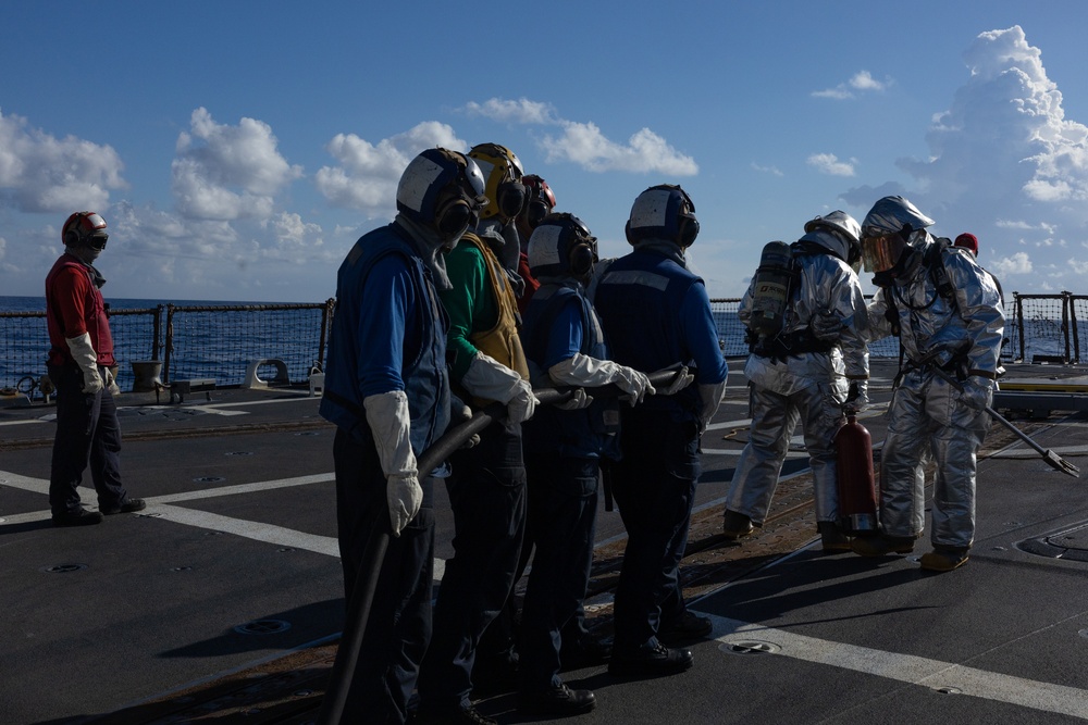 USS Oscar Austin (DDG 79) Conducts Emergency Flight Quarters Drill