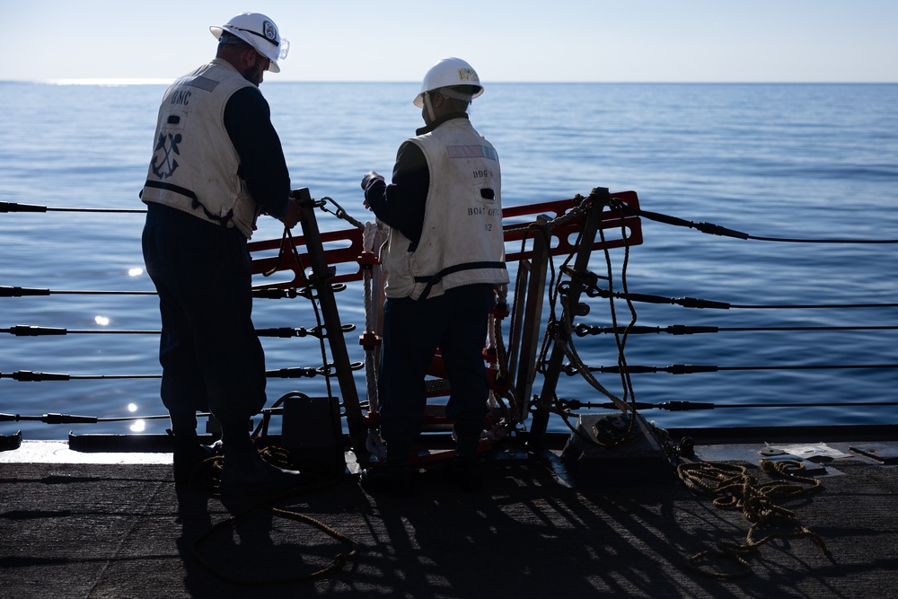 USS Oscar Austin (DDG 79) Conducts Visit, Board, Search and Seizure (VBSS) Training