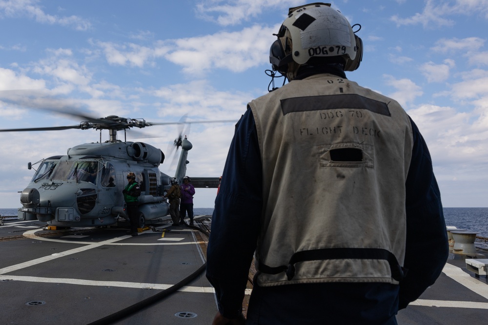 USS Oscar Austin (DDG 79) Conducts Flight Quarters