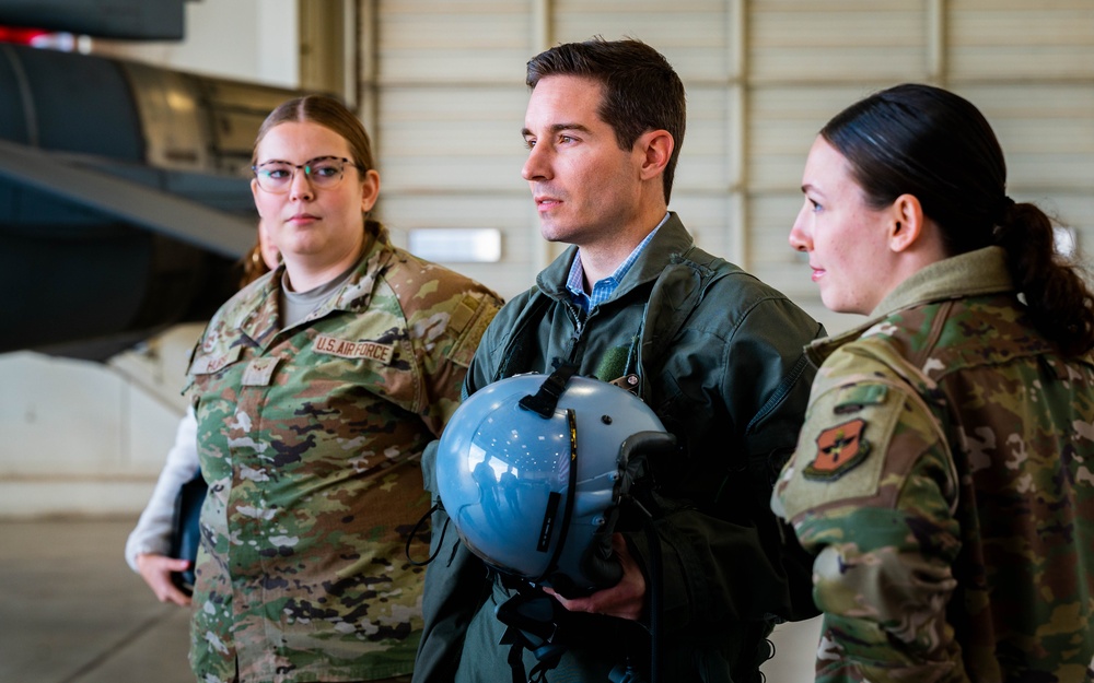 Luke AFB conducts an Immersion Tour for Honorary Commanders