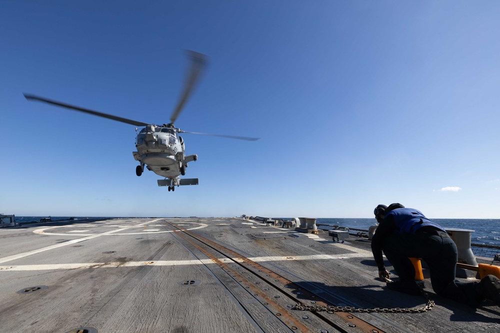 USS Truxtun Conducts Flight Quarters