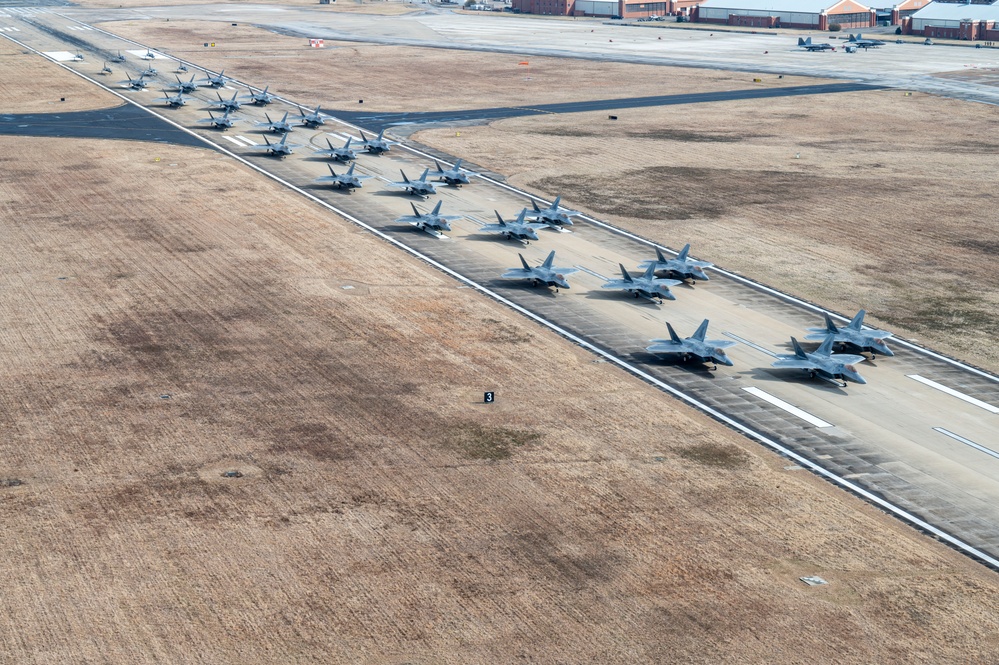 1st Fighter Wing demonstrates strength and readiness in Elephant Walk