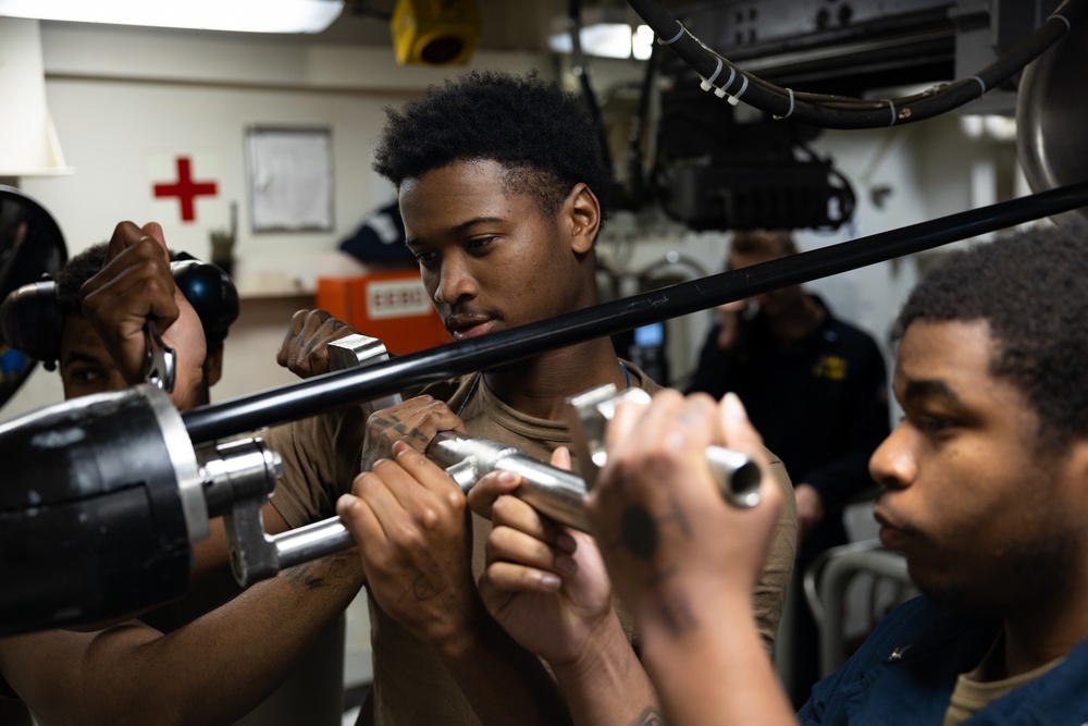USS Oscar Austin (DDG 79) Streams Multifunction Towed Array (MFTA)