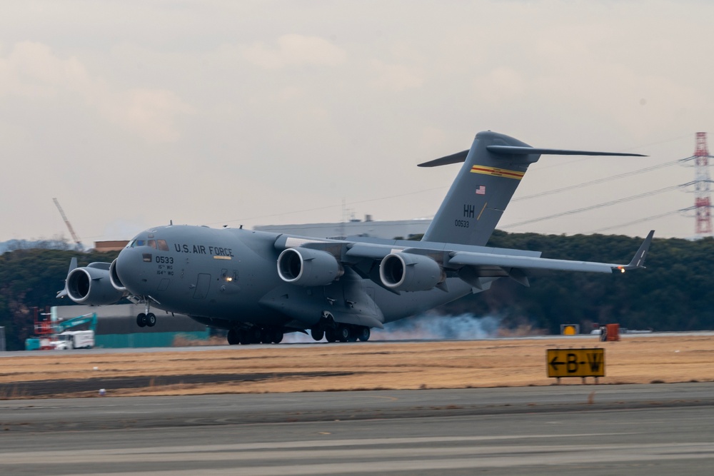 KS25: US, JSDF conduct C-17 static loading test