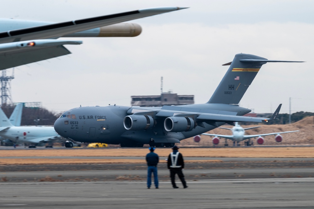 KS25: US, JSDF conduct C-17 static loading test