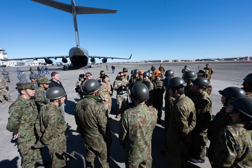 KS25: US, JSDF conduct C-17 static loading test