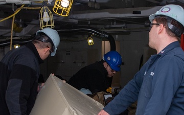 USS Ronald Reagan (CVN 76) Sailors rehabilitate berthing